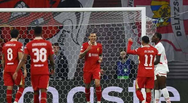 米兰也在暗, 司职中锋, 联赛 米兰也在暗, 司职中锋, 联赛